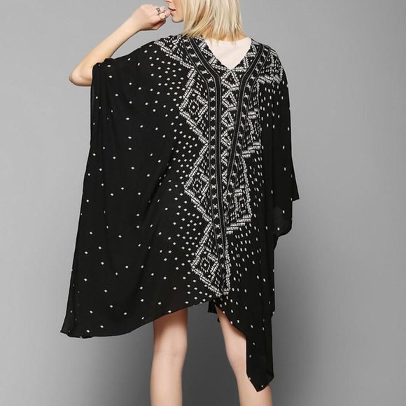 100% Rayon Crinkle Square Kimono Jacket - Urban Outfitters Brand (Ecote) - O/S - Picture 6 of 11